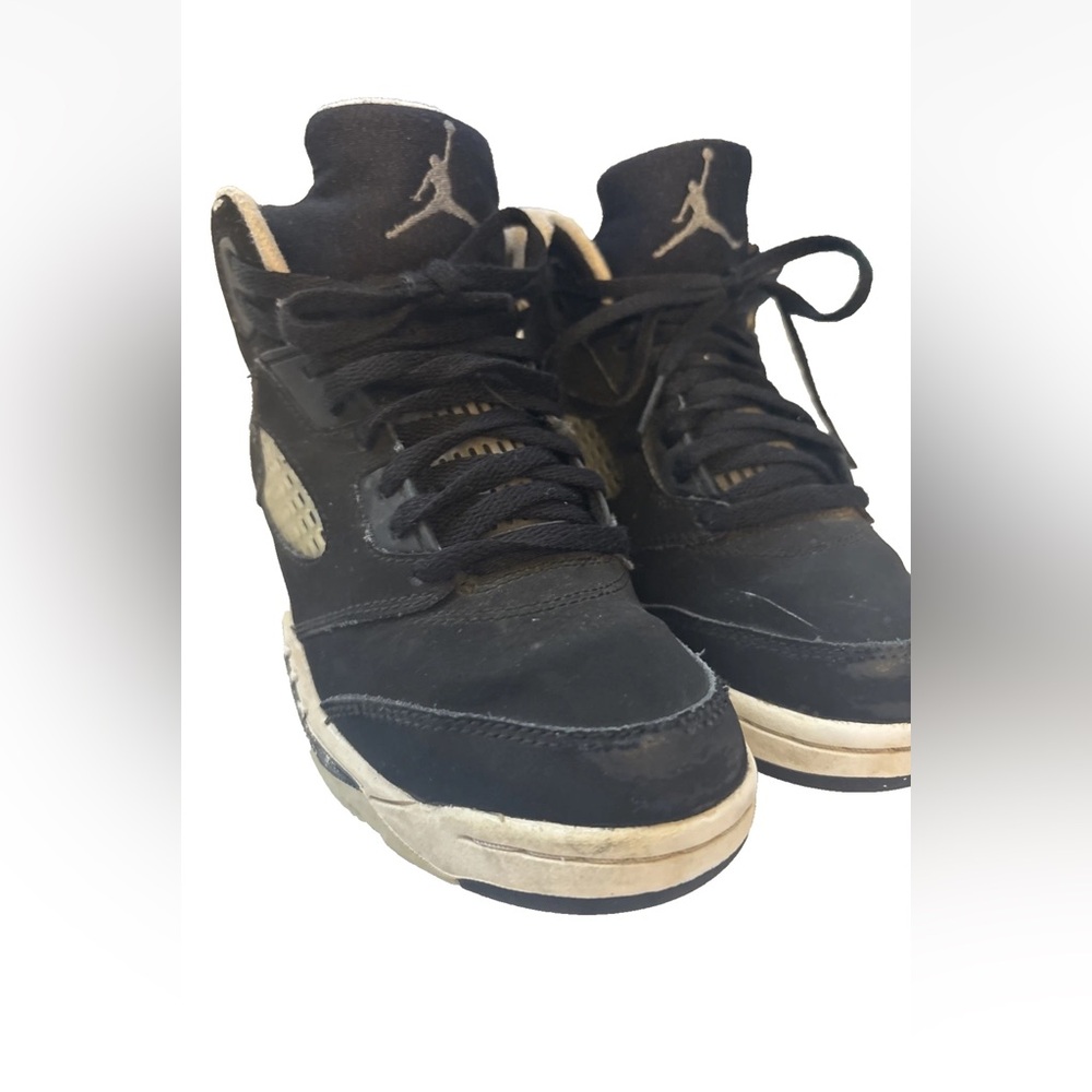 Air Jordan 5 Retro shoes size 2.5 Youth Moonlight” Oreo (440889-011) sneakers.